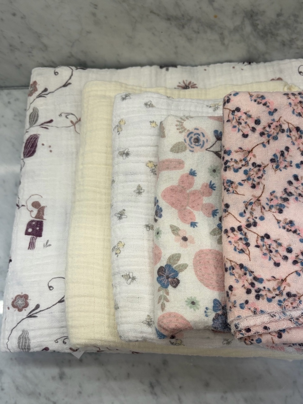 5 Muslin Baby Swaddles & Burp Cloths Floral Neutral Prints Receiving Blankets